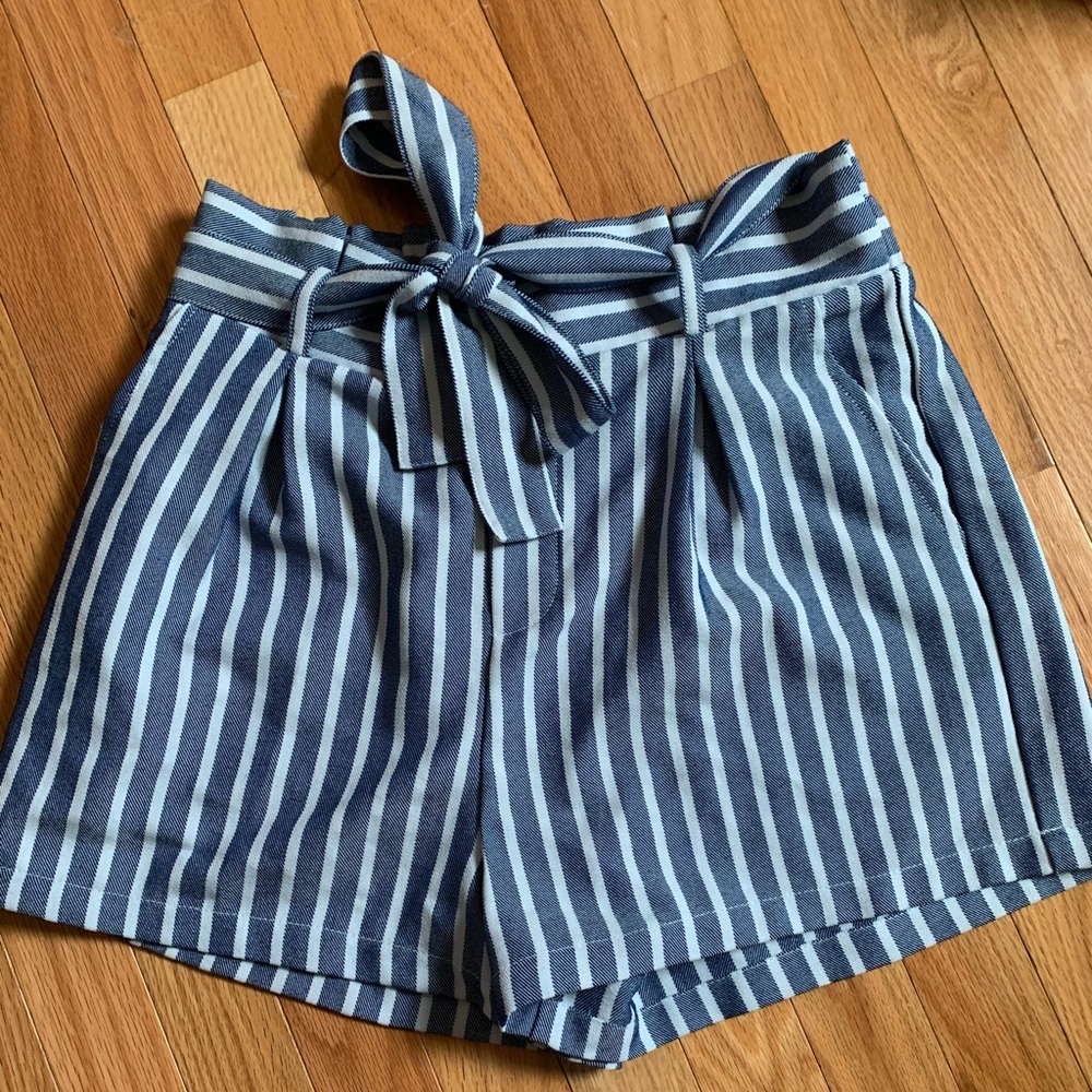 Stripped Shorts